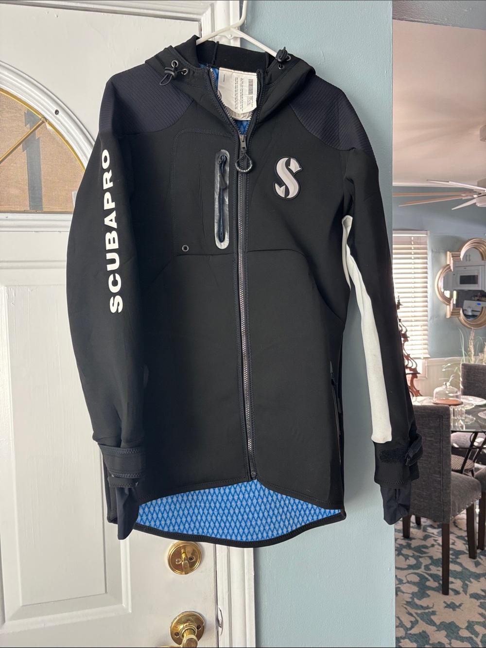 SCUBAPRO Women's Black Hooded Raincoat